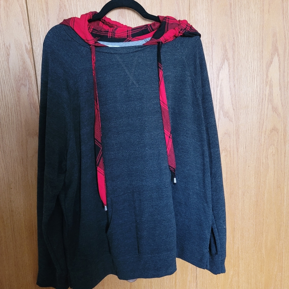Lightweight sweatshirt